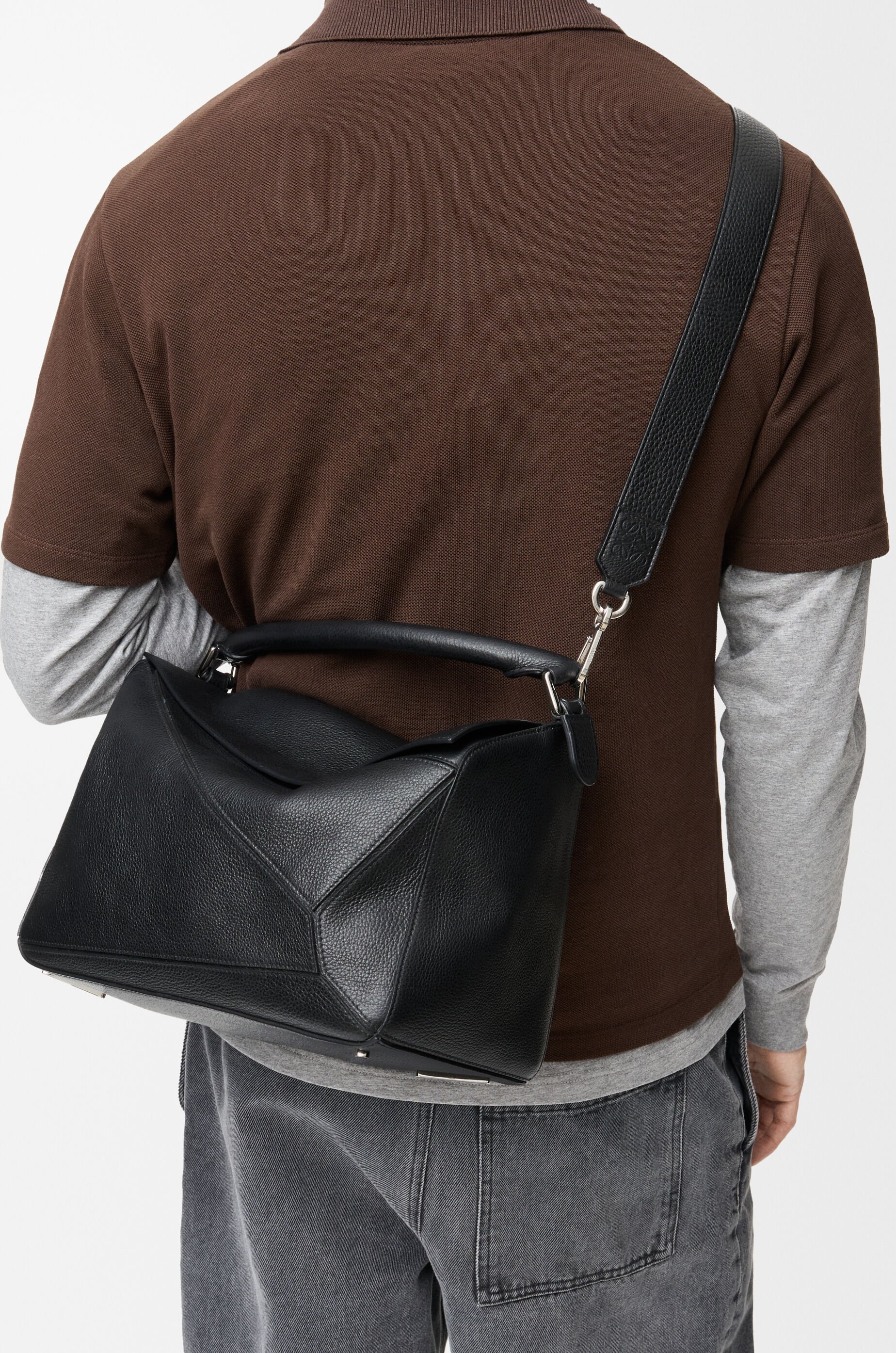 パズルバッグ ラージ（サプルグレインカーフ） ブラック - LOEWE Japan